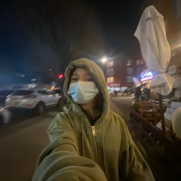 Meet your Posher, Zoe - Picture 1 of 1